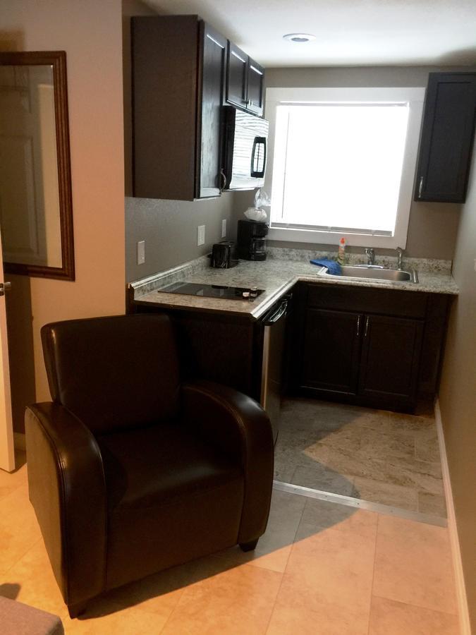 Brimley Motel Suites Kültér fotó
