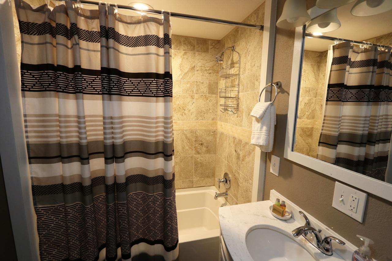Brimley Motel Suites Kültér fotó